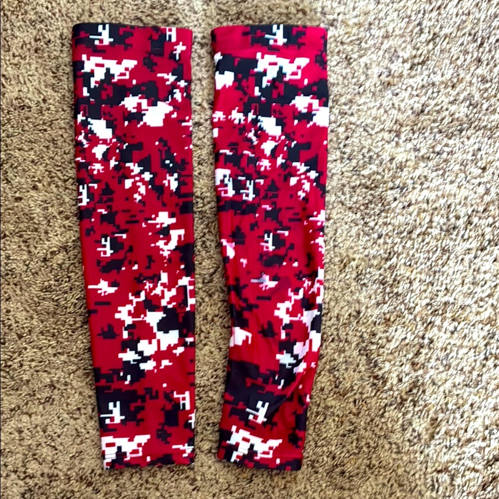 Kids Red Camo arm sleeve